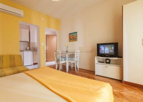 Apartmani Niko Podgora Eksteriør billede